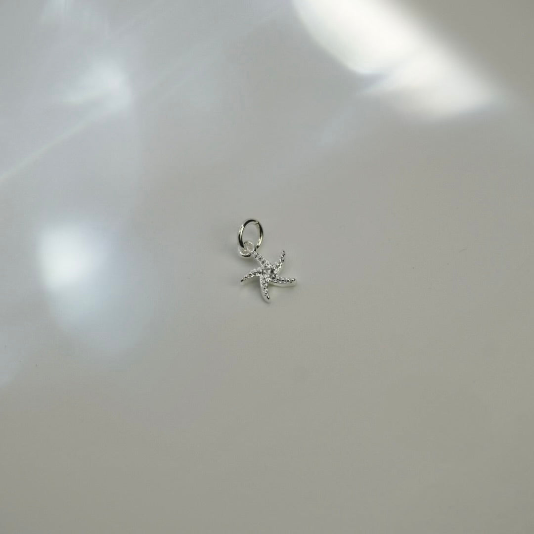jill charm (silver)